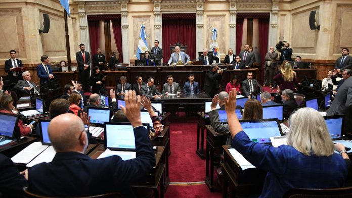 Sin la venta de tierra a extranjeros, el Senado sesiona para avanzar con el resto de la ley de propiedad privada