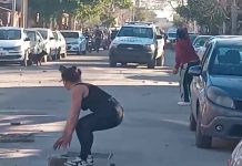 Tensión en Avellaneda: policías sufrieron una salvaje agresión vecinal cuando intentaban remolcar un auto mal estacionado