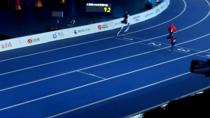 Un robot humanoide chino superó el récord mundial de Usain Bolt en los 100 metros
