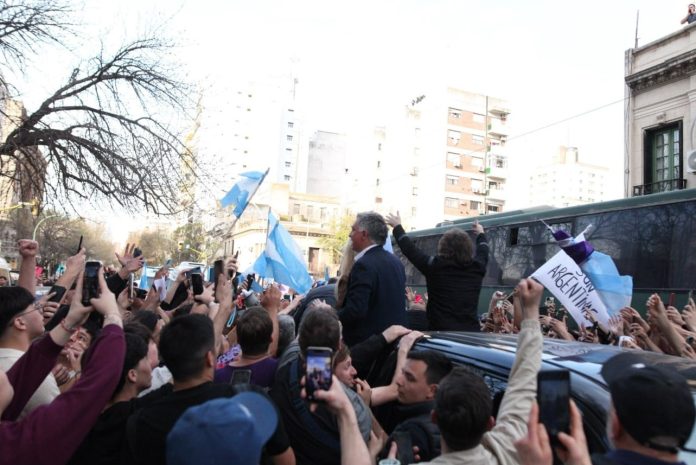 Comienza la carrera para el 2027: el pedido de Santilli y Pareja a los dirigentes libertarios de cara a las elecciones bonaerenses