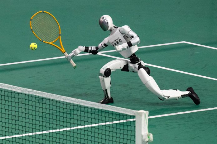 De la pista de baile a la guerra: China prepara robots humanoides para el combate