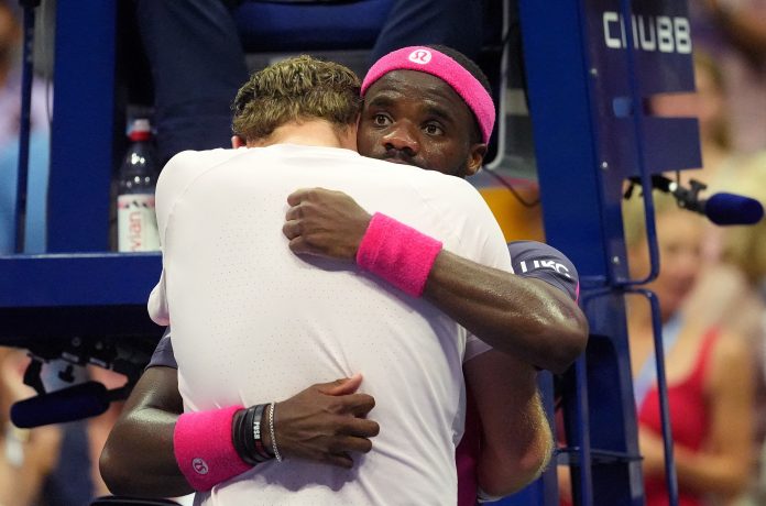 El desgarrador llanto de un tenista en los brazos de su rival tras ser eliminado en cuartos de final del US Open: «Es una de las mayores decepciones de mi carrera»