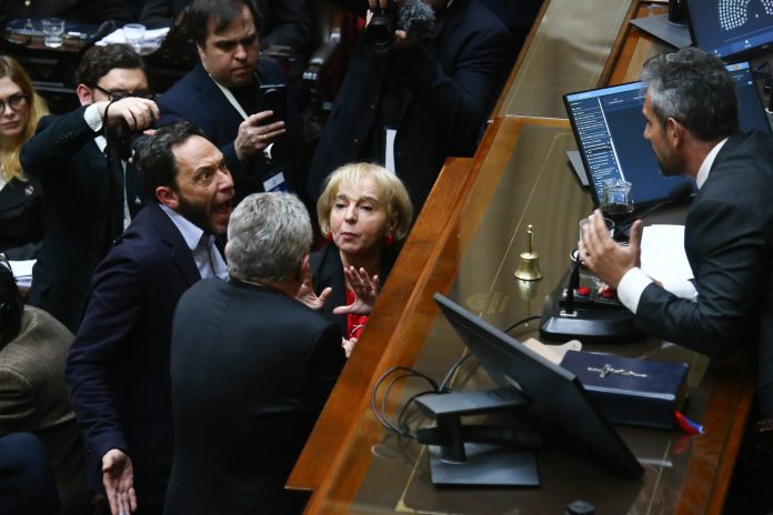 El Gobierno sufre reveses en el Congreso y las fisuras con sus aliados complican la agenda de Malvinas y el Presupuesto