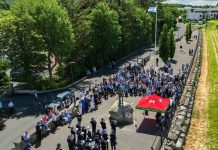 El pueblo europeo que ama a la Argentina, organiza una fiesta en su honor y en donde la bandera flamea por todos los rincones