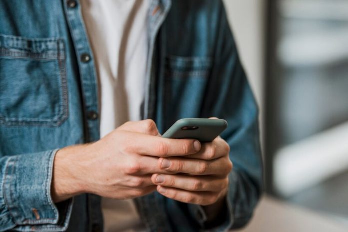 El truco para activar el “modo viaje” en WhatsApp sin que nadie te moleste