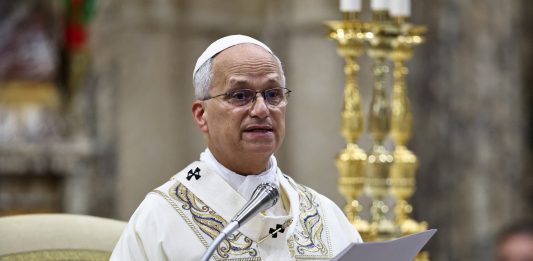 “Entusiasmo” y “preocupación”: las esperanzas y los miedos del Gobierno por el viaje del papa León