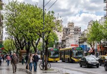 Fin de semana con calor, lluvias y fuertes vientos: cómo estará el clima en el AMBA antes de la llegada de la primavera