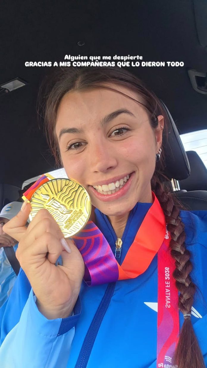 Infartante victoria para Argentina de Julieta Benedetti: ganó la dorada por menos de un segundo de diferencia sobre cinco rivales tras casi 3 horas de carrera