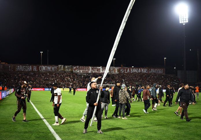 La sanción que recibió Platense tras los incidentes que provocaron sus hinchas ante Fluminense en la Copa Libertadores