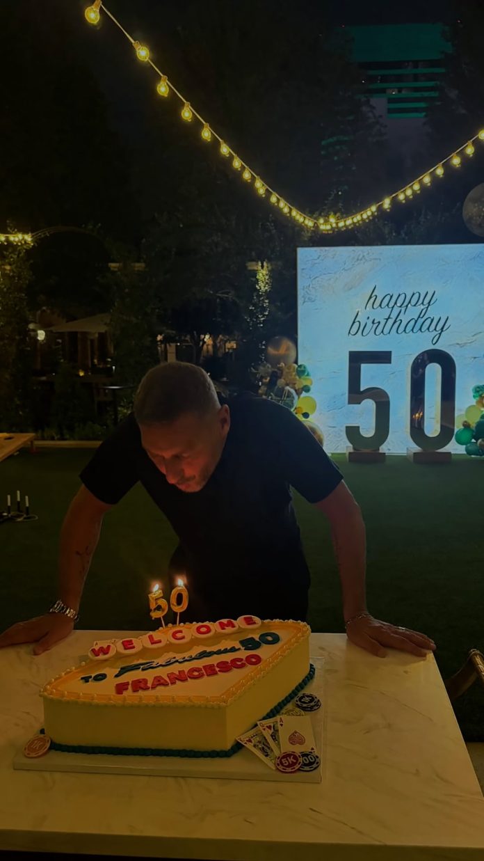 “Los fabulosos 50″ de una leyenda del fútbol en Las Vegas: el particular menú y un baile que se hizo viral