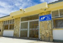 Una adolescente fue apuñalada por la espalda con una tijera mientras estaba con amigas en el patio de una escuela de Neuquén
