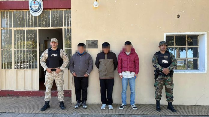 “Voy a buscar unos chinos”: el aviso de un remisero y el misterio detrás de los tres extranjeros que entraron ilegalmente al país