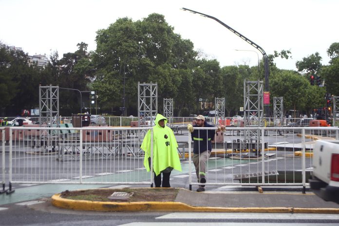 Comenzaron los preparativos en CABA para la visita del Papa: los cortes de tránsito y el armado de las primeras estructuras