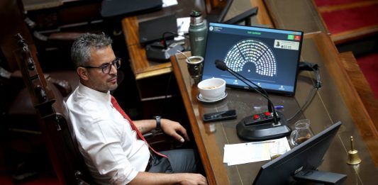 El Gobierno convocará a una mega sesión en Diputados para frenar la avanzada opositora por el DNU 70