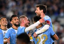 El gol de penal de Lionel Messi en su despedida de la selección argentina: el especial festejo con el plantel