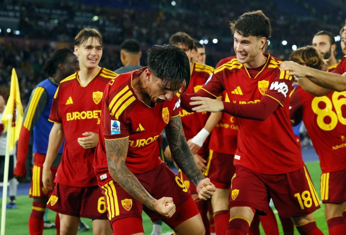 El golazo de uno de los delanteros que sigue Scaloni para la selección argentina en el triunfo de la Roma: “Para frotarse los ojos”