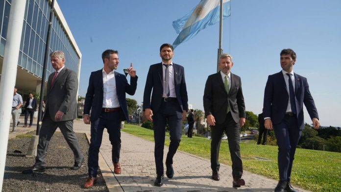 En una tensa semana política, doce gobernadores compartirán encuentros con Santilli y Luis Caputo