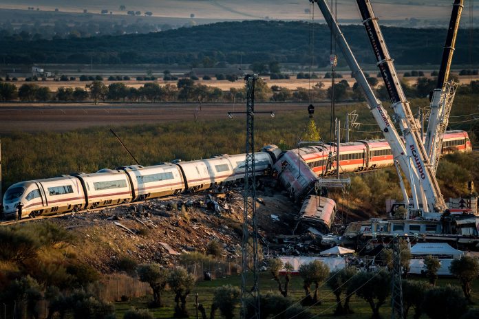 “Hay mucho miedo a tomar los trenes”: el dramático escenario que todavía se vive en Toledo tras el choque ferroviario