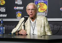 Hospitalizan de urgencia a Ric Flair, leyenda de la WWE, tras desplomarse y sufrir heridas en Tampa