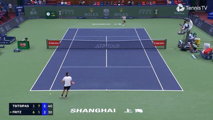 Insólita definición en el tenis: a una figura se le cayeron dos pelotas del bolsillo y perdió el partido