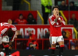 La drástica decisión que tomó el Manchester United con las parejas de los jugadores en medio de la polémica con Lisandro Martínez