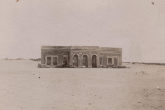 La leyenda del misterioso hotel que estuvo enterrado más de 100 años bajo la arena de un pueblo de la costa bonaerense