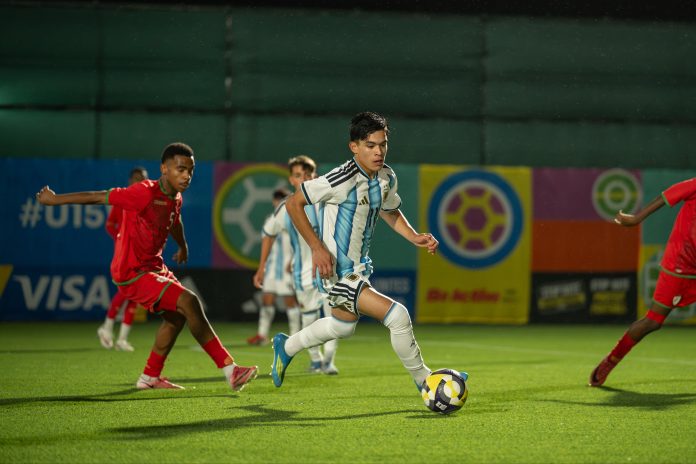 La selección argentina logró dos triunfos en un día en el Mundial Sub 15: el inédito formato del torneo que incluye a 189 países
