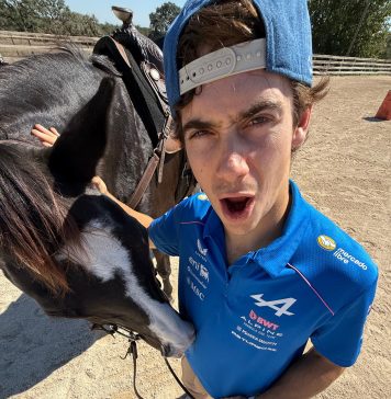 Los desopilantes videos de Franco Colapinto cabalgando que causaron furor en las redes sociales: “El gaucho salvaje”