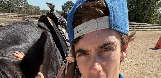 Los desopilantes videos de Franco Colapinto cabalgando que causaron furor en las redes sociales: “El gaucho salvaje”