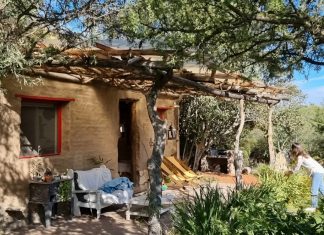 Luz, bombera voluntaria y dueña de un eco-glamping en las sierras de Córdoba: “Cualquier paso pequeño para cambiar es parte del camino”