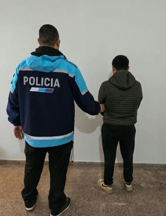 Macabro hallazgo en La Plata: encontraron el cuerpo de una mujer en una zanja y un hombre confesó el crimen