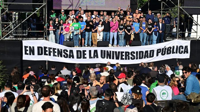 Marcha Universitaria y contra el DNU 70/2023, en vivo: las últimas noticias de las protestas en Congreso