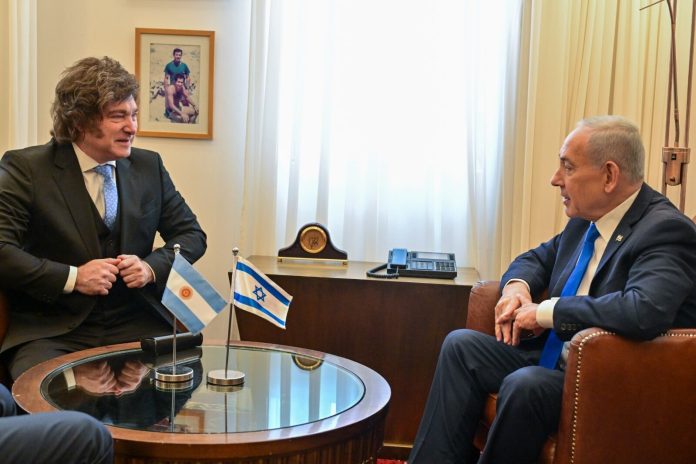 Milei felicitó a Netanyahu por ser el más votado en las elecciones de Israel, aunque no logró alcanzar una mayoría de gobierno