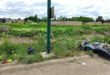 Murió una árbitra en un accidente vial mientras viajaba en moto hacia un torneo de fútbol amateur