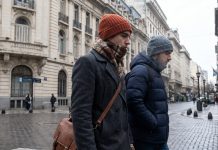 Nubosidad, frío y cinco provincias con alertas por lluvias: cómo estará el tiempo en el Día de la Madre