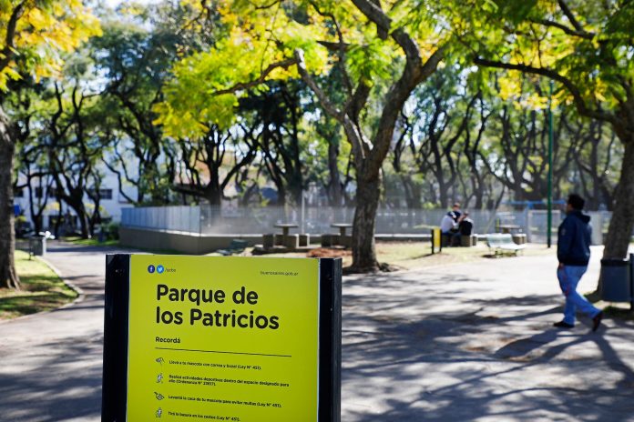 Plazas y parques porteños tendrán bares con baño y wifi pero sin cocina
