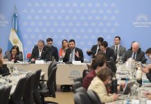 Presupuesto: el Gobierno afirmó que se eliminaron 81.000 puestos de trabajo y que seguirá con los recortes