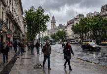 Rige una alerta amarilla por tormentas en el AMBA: cómo estará el tiempo en el día de la Madre