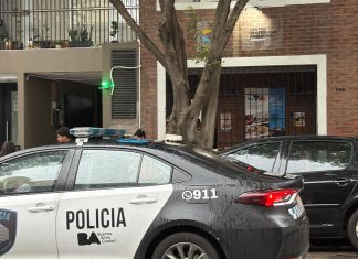 Robo en el Centro Venezolano Argentino de Villa Crespo: destrozaron puertas y se llevaron equipos tecnológicos