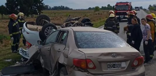 Trágico accidente en Bolívar: dos autos chocaron de frente y cuatro personas murieron en la Ruta Provincial 65