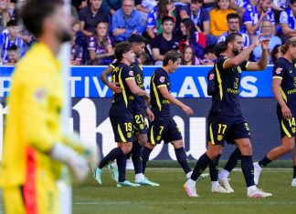 Una brutal patada a Julián Álvarez que terminó en roja y el cabezazo agónico del Cuti Romero: Atlético Madrid ganó y pelea por la cima