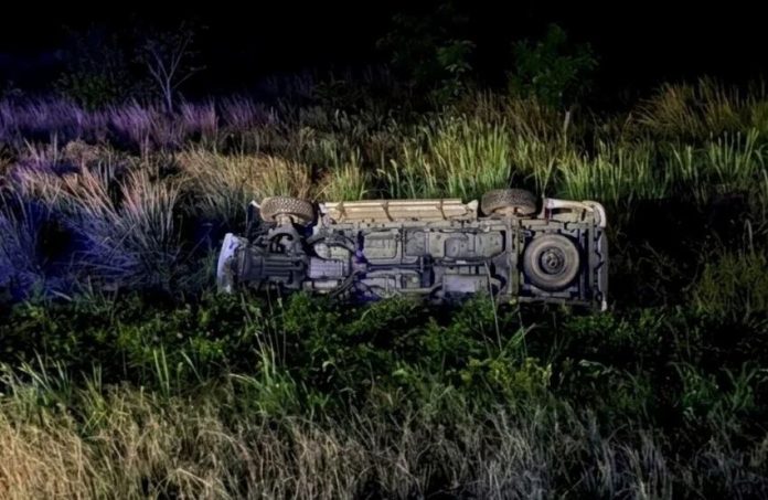 Una pareja viajaba en moto con su bebé en la Ruta 11 y chocaron de frente con una camioneta: murieron los tres