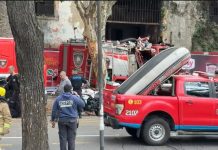 Video: un hombre conducía a gran velocidad, chocó contra un poste y salió despedido de su auto